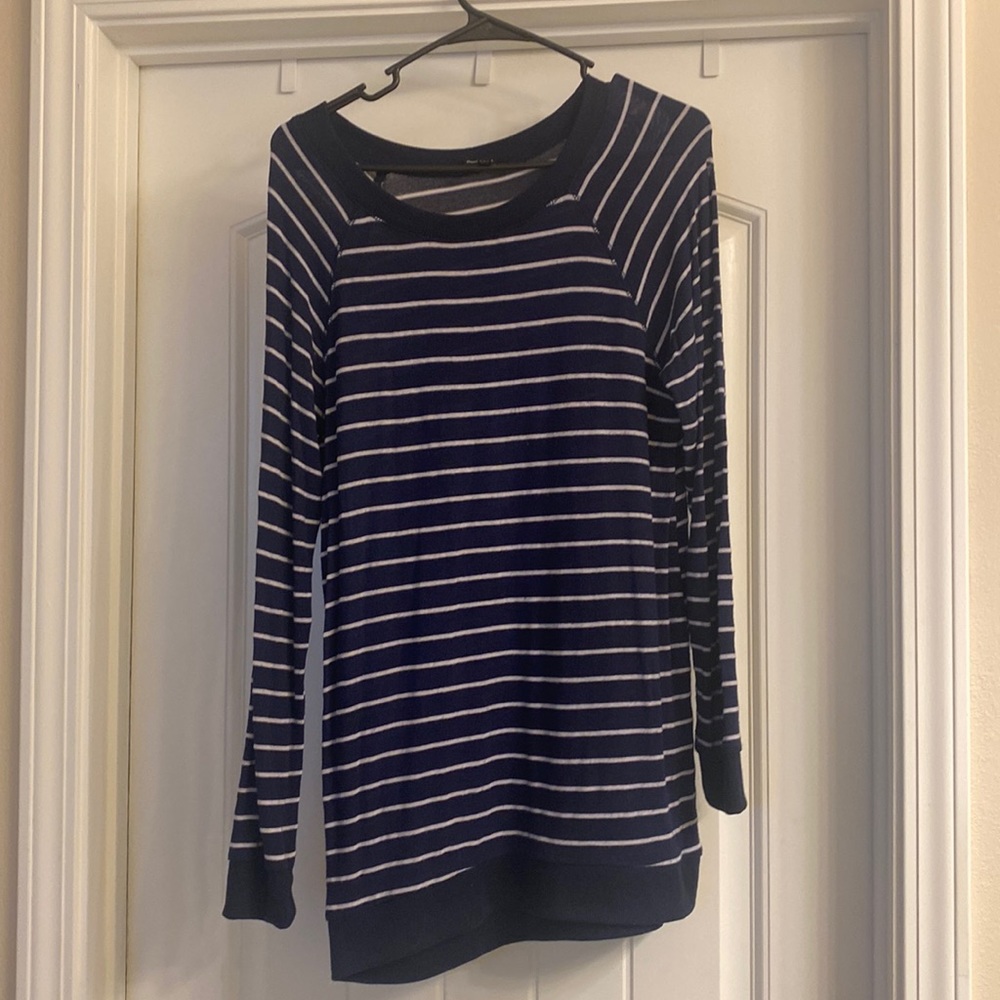 Light sweater material navy and white striped top.
